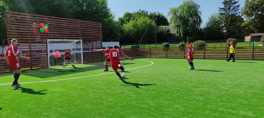 He shoots, he scores.  World cup here we come.