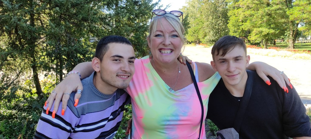 The boys and Joanne, Pinsk