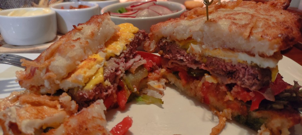 Burger, dranaki, food mountain